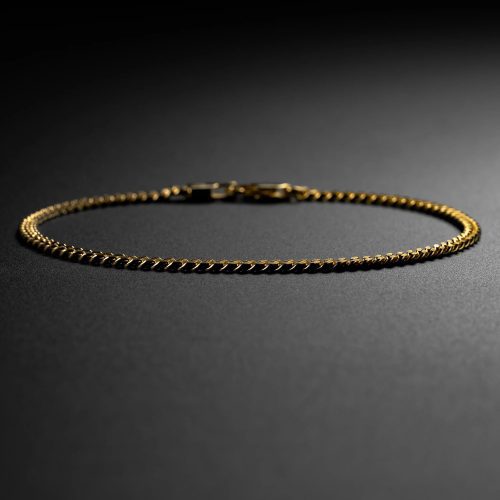 CurbChainBraceletGold MacroFront