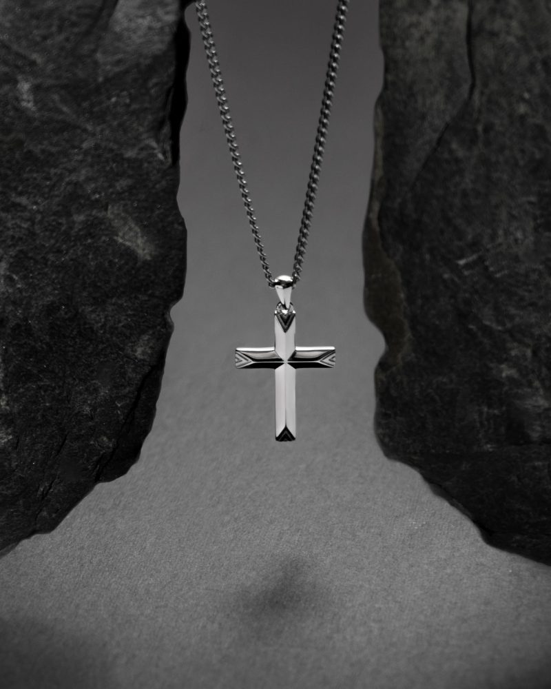 SilverCross HangingCrossSilhouette 55883d00 6fe5 4636 b2a5 d888792ce46b